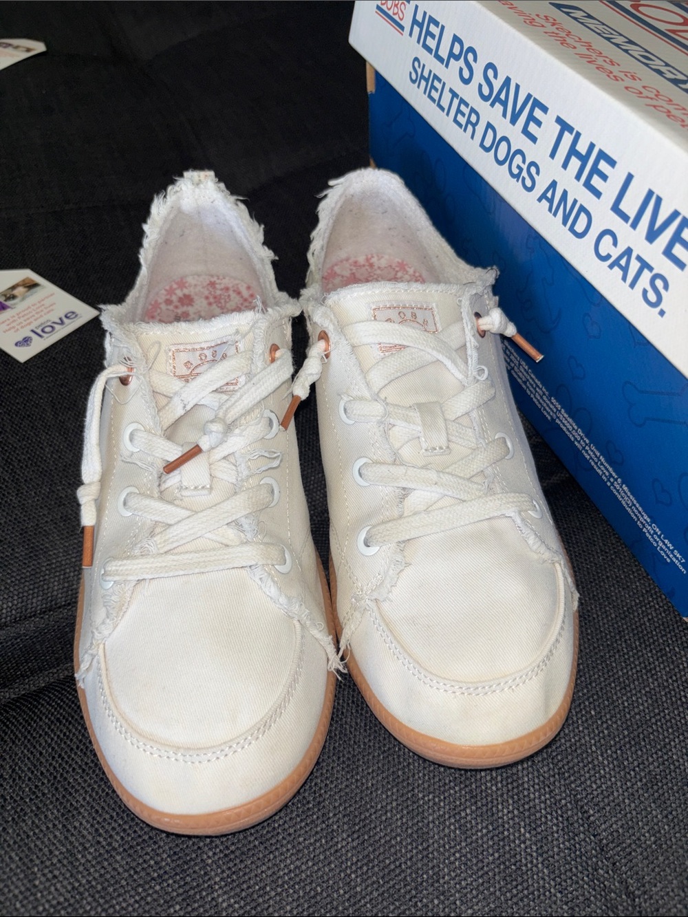 Skechers BOBS Size 9 White Lace-Up Fringe Low-Top Sneakers